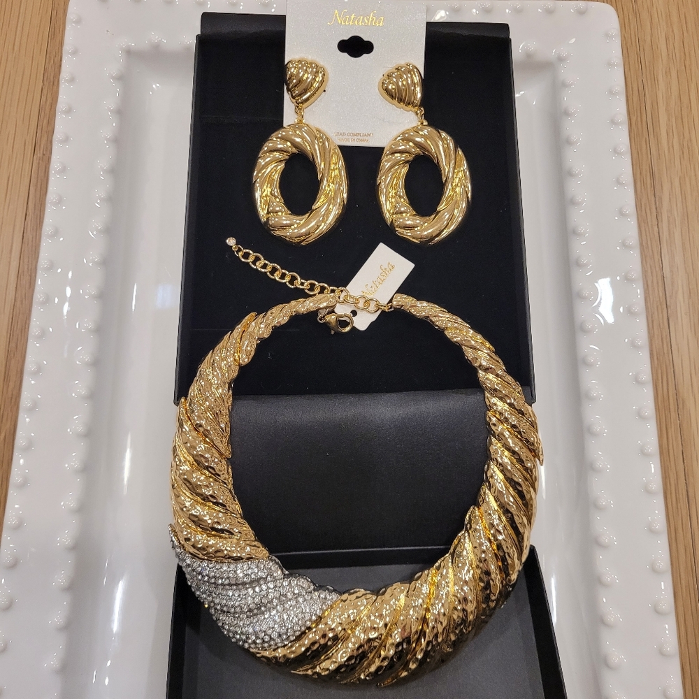 Natasha Necklace: Gold-tone with Rhinestones. Thick. Sparkly. Statement. Choker. - Picture 8 of 15